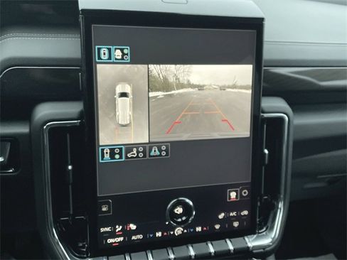 New 2026 GMC Yukon XL Elevation image 15