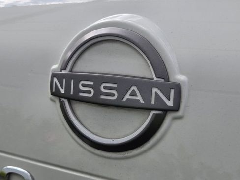 Used 2023 Nissan Rogue S image 9