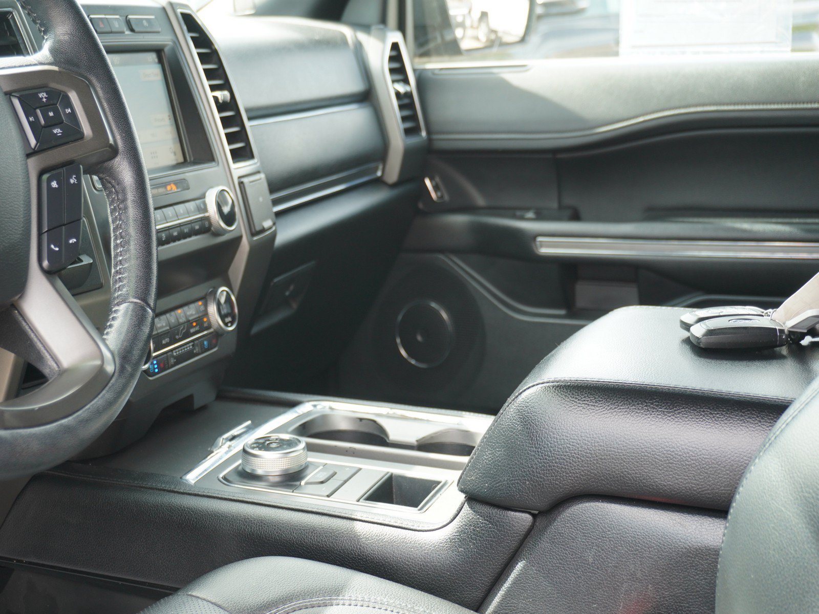 Used 2019 Ford Expedition XLT w/ Equipment Group 202A RWD image 24
