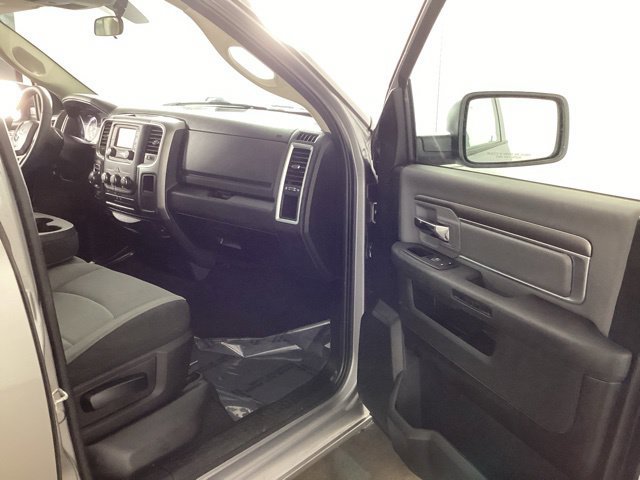 Used 2024 RAM 1500 Classic SLT AWD/4WD image 18
