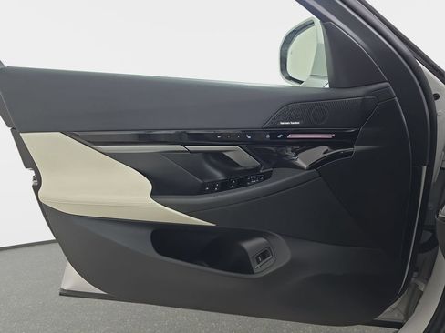 Used 2026 BMW 530i xDrive 530i xDrive w/ Premium Package image 30