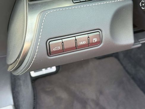 Used 2023 Lexus LC 500 Convertible image 21