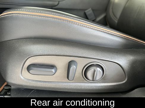 Used 2022 GMC Acadia AT4 w/ Technology Package image 16