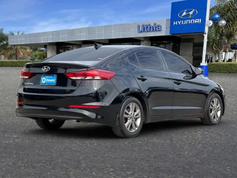 Used 2018 Hyundai Elantra SEL image 3