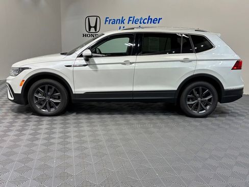 Used 2023 Volkswagen Tiguan SE w/ Panoramic Sunroof Package AWD/4WD image 2