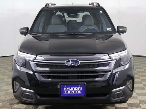 Used 2025 Subaru Forester Premium AWD/4WD image 10