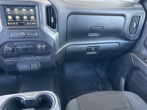 Used 2019 Chevrolet Silverado 1500 Custom w/ Trailering Package image 15