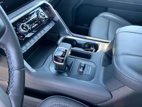 Used 2025 GMC Sierra 1500 Denali w/ Technology Package image 16