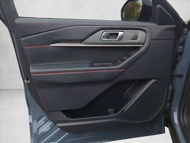 Used 2025 Ford Explorer ST-Line w/ Premium Package RWD image 12