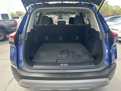 Used 2022 Nissan Rogue S image 16