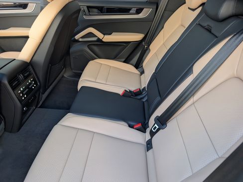 New 2026 Porsche Cayenne E-Hybrid image 24