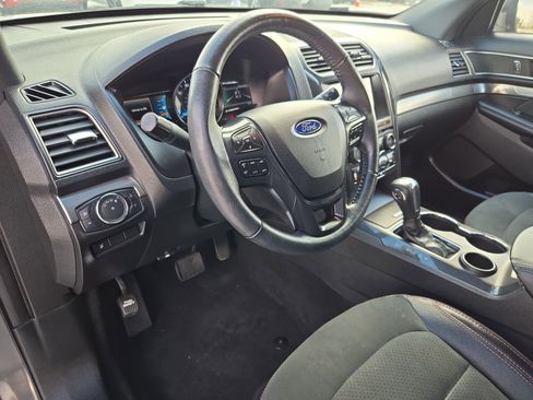 Used 2018 Ford Explorer XLT w/ Equipment Group 202A image 12