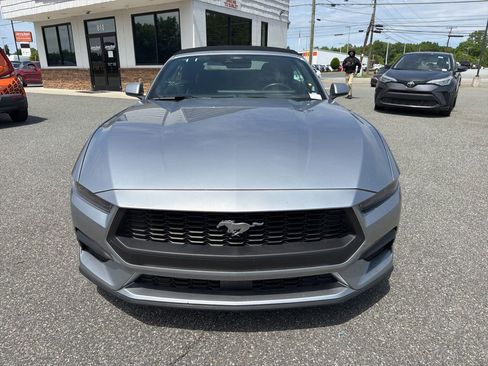 Used 2025 Ford Mustang Premium RWD image 10