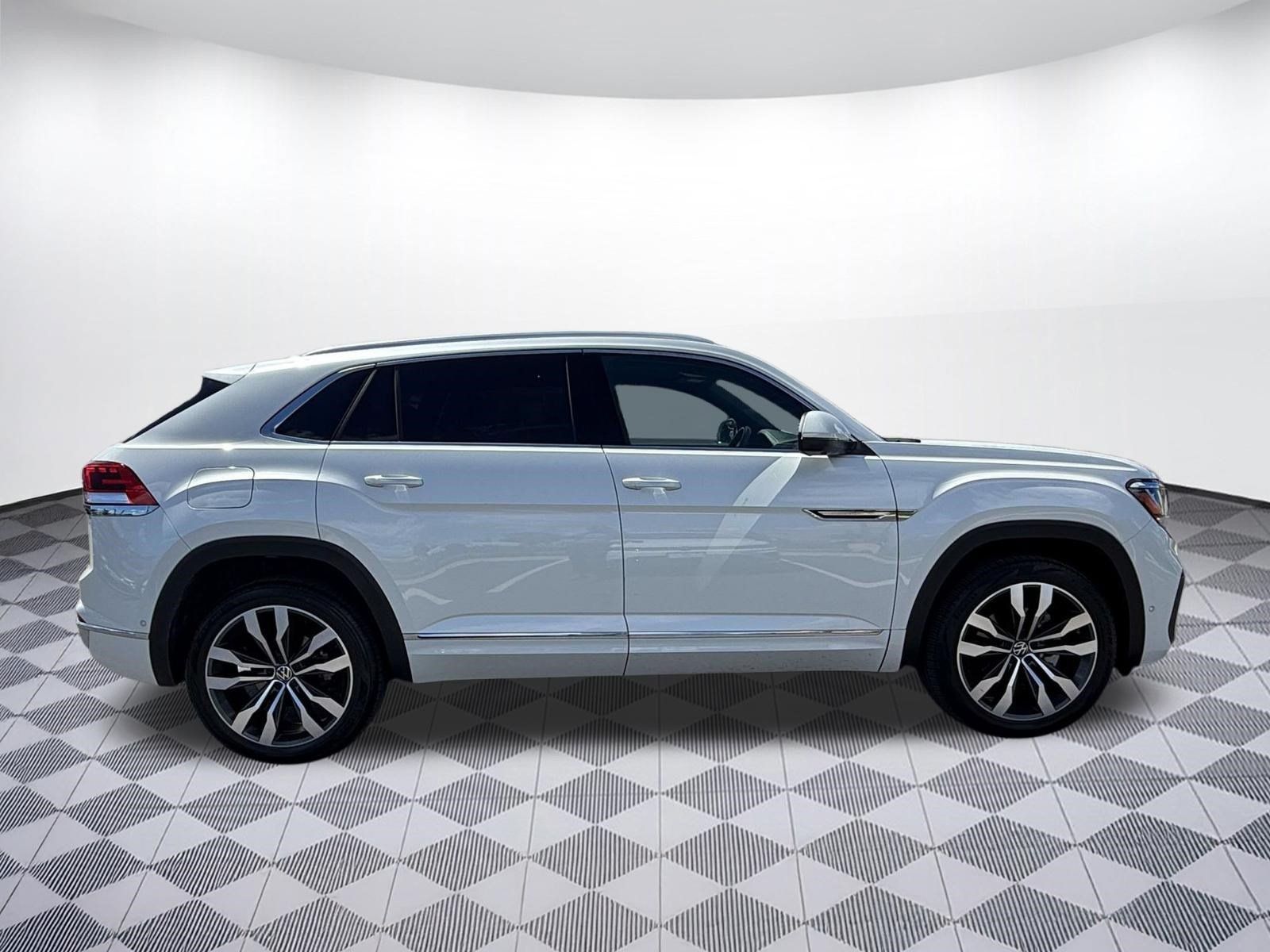 Certified 2023 Volkswagen Atlas Cross Sport SEL Premium R-Line AWD/4WD image 8