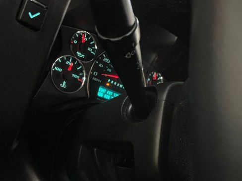 Used 2015 Chevrolet Express 3500 LS w/ Chrome Appearance Package RWD image 21