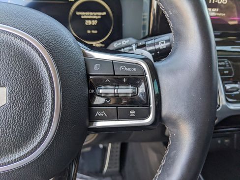 Used 2023 Kia Sorento SX image 30