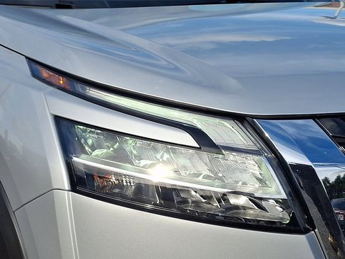 Certified 2022 Nissan Pathfinder Platinum w/ Cargo Package AWD/4WD image 9