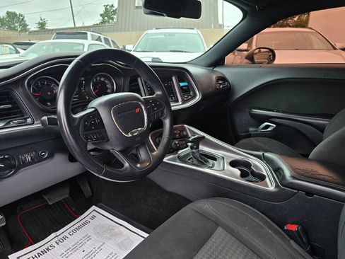 Used 2018 Dodge Challenger SXT RWD image 21