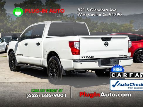 Used 2019 Nissan Titan SV w/ SV Convenience Package image 4