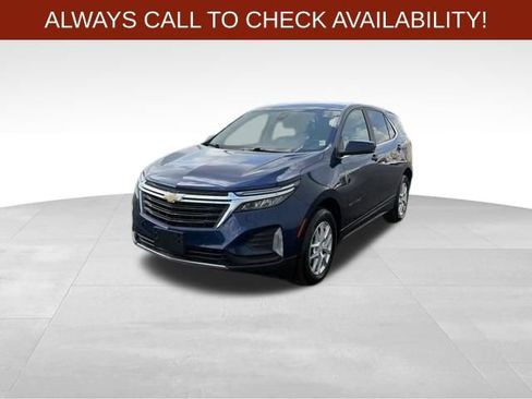 Used 2022 Chevrolet Equinox LT w/ Driver Convenience Package FWD image 3
