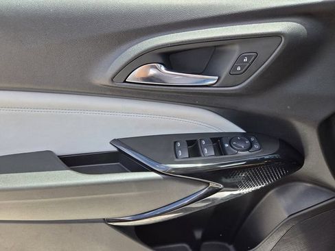 Used 2024 Chevrolet Trax LT FWD image 21