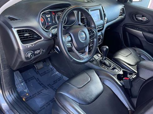 Used 2019 Jeep Cherokee Latitude Plus w/ Comfort/Convenience Group AWD/4WD image 10
