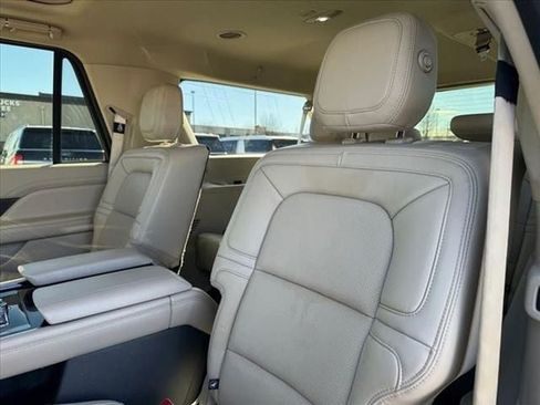 Used 2020 Lincoln Navigator L Reserve w/ Equipment Group 208A Reserve AWD/4WD image 7