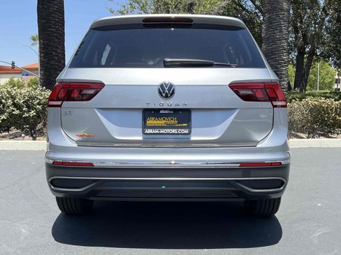 Used 2023 Volkswagen Tiguan SE FWD image 41
