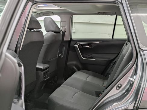 Used 2022 Toyota RAV4 XLE w/ Convenience Package image 26