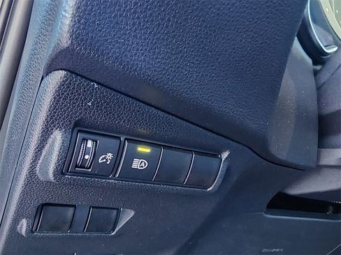 Used 2024 Toyota Corolla Cross XLE image 17