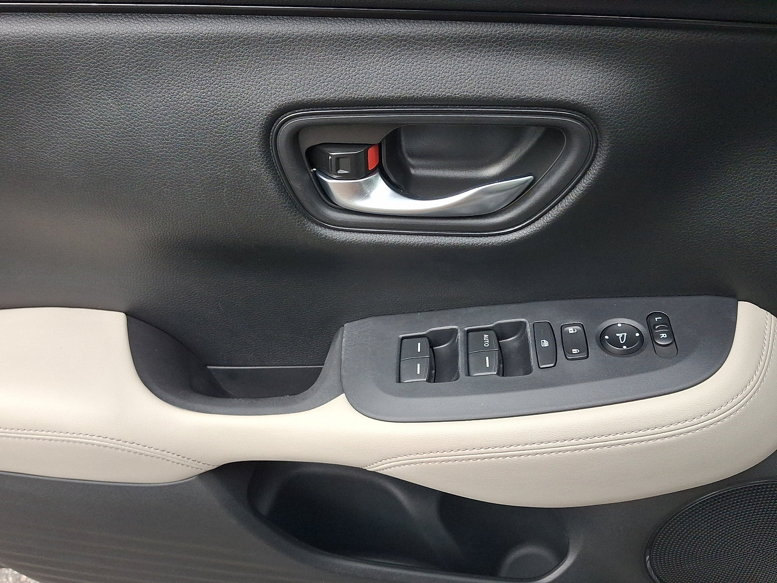 Used 2024 Honda HR-V LX image 12