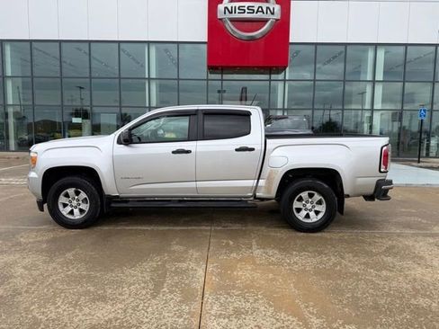 Used 2016 GMC Canyon 2WD Crew Cab w/ Convenience Package image 2