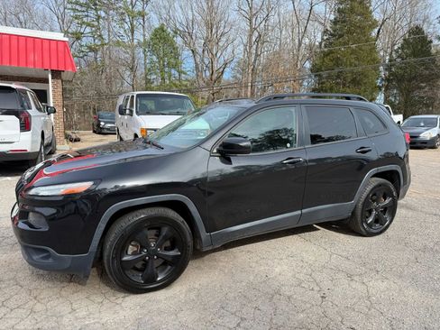 Used 2015 Jeep Cherokee Latitude w/ Cold Weather Group FWD image 6