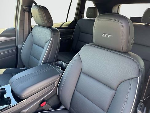 New 2026 Buick Enclave Sport Touring w/ Power Package FWD image 17