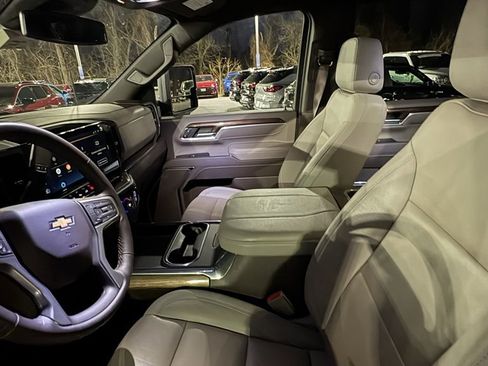 Used 2025 Chevrolet Silverado 2500 LT w/ All Star Edition image 12