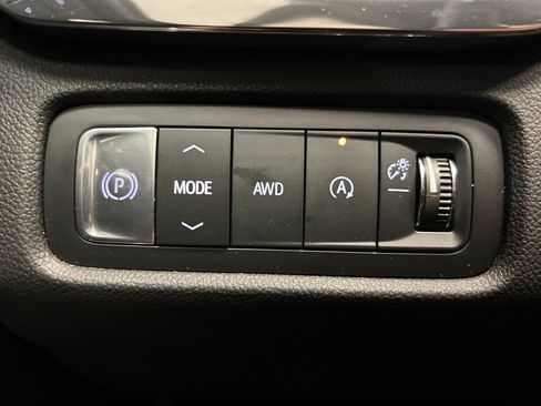 Used 2024 GMC Acadia Elevation image 20