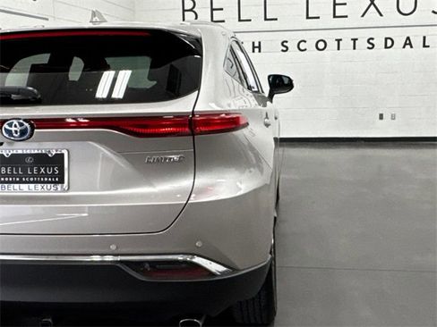 Used 2024 Toyota Venza Limited image 5