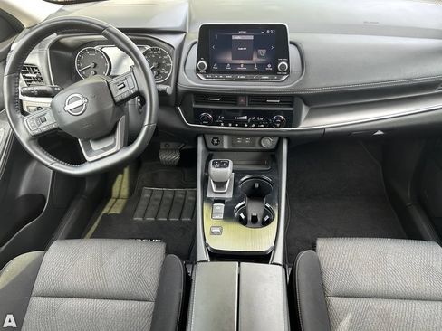 Used 2025 Nissan Rogue SV FWD image 15