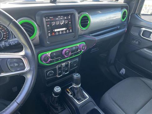 Used 2019 Jeep Wrangler Unlimited Sahara image 15