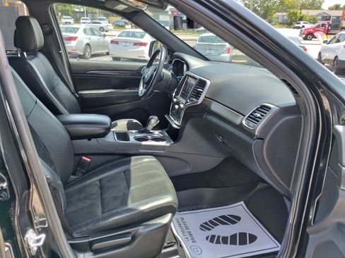 Used 2018 Jeep Grand Cherokee Altitude AWD/4WD image 51