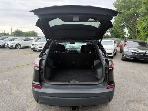 Used 2019 Jeep Cherokee Latitude w/ Popular Appearance Group AWD/4WD image 14