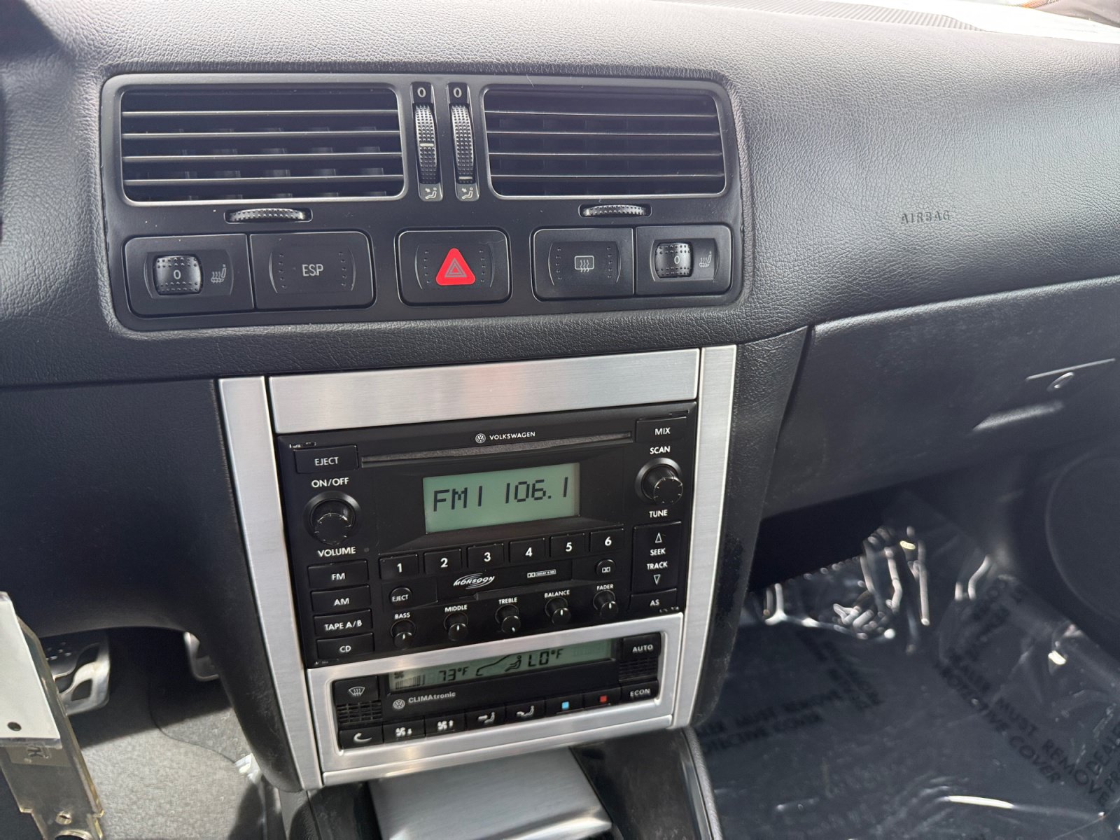 Used 2004 Volkswagen R32 AWD/4WD image 12
