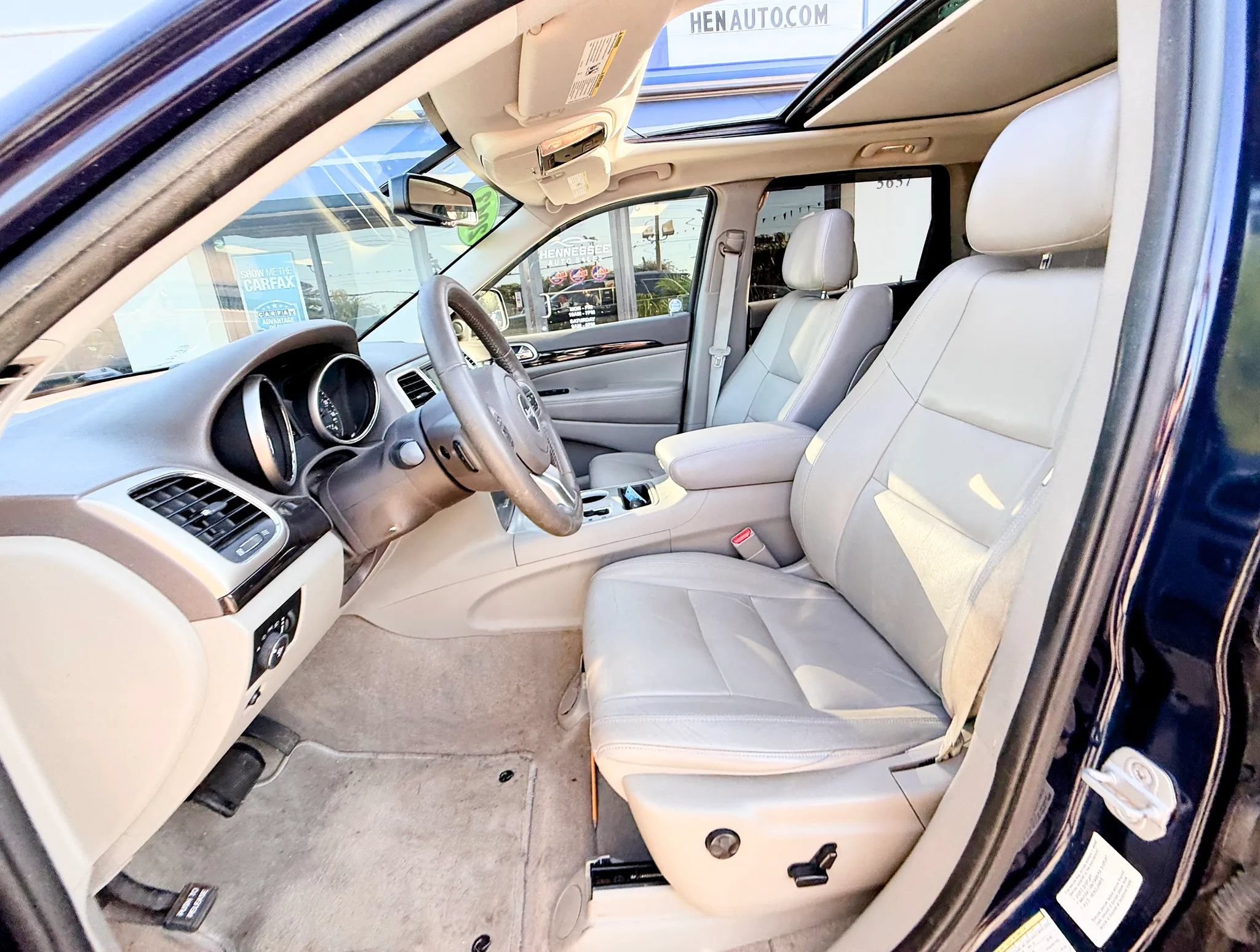 Used 2013 Jeep Grand Cherokee Laredo RWD image 38