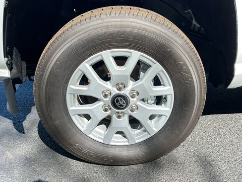 New 2025 Toyota Tacoma SR5 AWD/4WD image 16