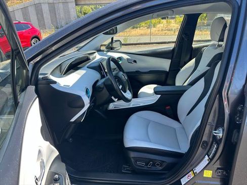 Certified 2018 Toyota Prius Prime Advanced FWD image 14