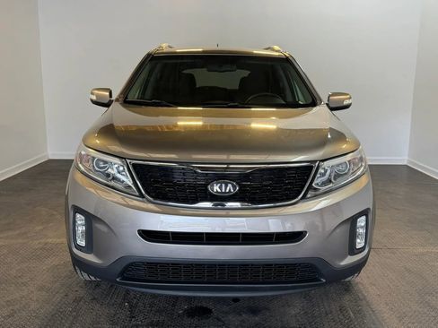 Used 2014 Kia Sorento LX FWD image 2
