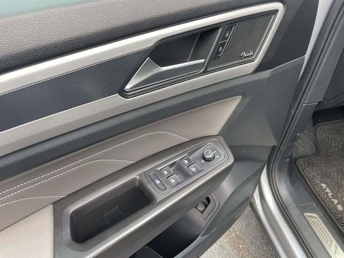 Used 2022 Volkswagen Atlas SEL Premium image 29