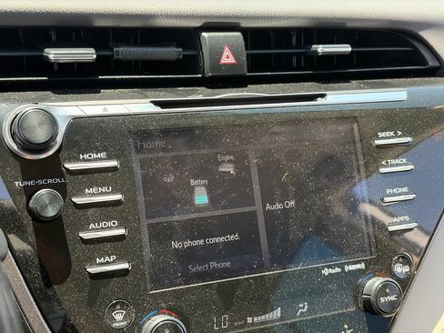 Used 2019 Toyota Camry XLE FWD image 9