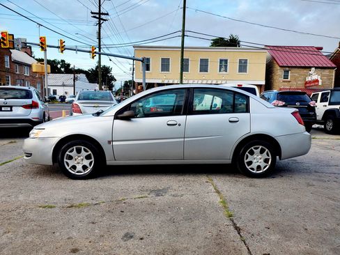 Used 2003 Saturn ION Level 2 w/ Convenience Pkg FWD image 3