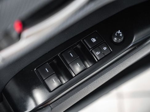Used 2025 Toyota Camry SE FWD image 37